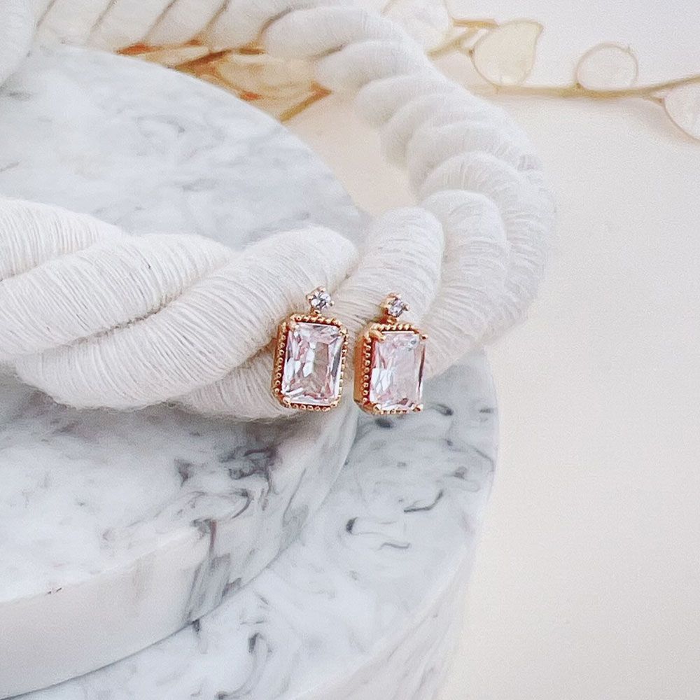 گوشواره ژوپینگ میخی سنگی طلایی