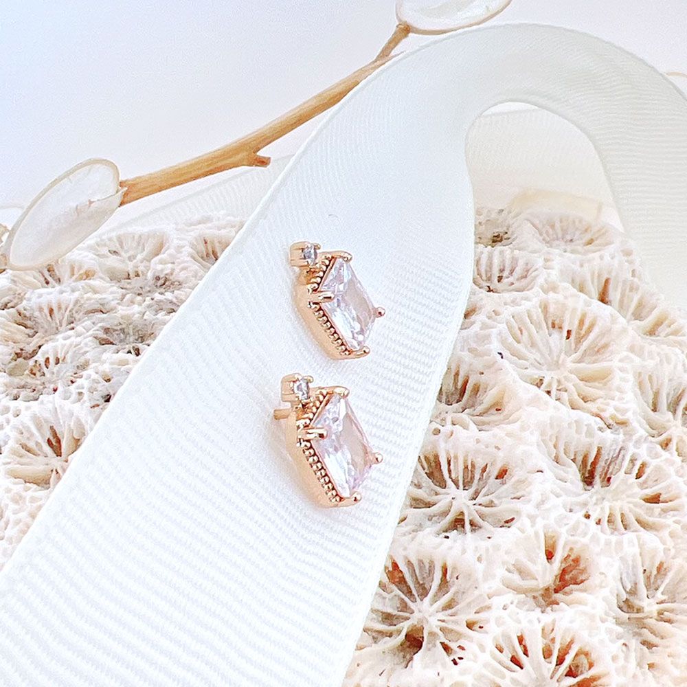 گوشواره ژوپینگ میخی سنگی طلایی