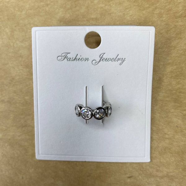 پیرسینگ وسط گوش تک گوش