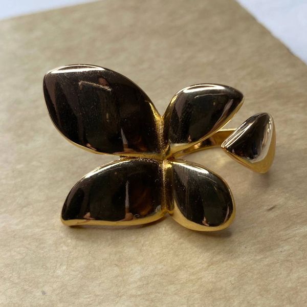 انگشتر پروانه ای طلایی 