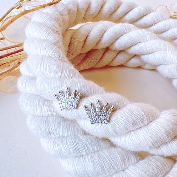 گوشواره CN میخی تاج نگین دار نقره ای