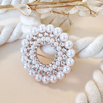 گل سینه دایره مرواریدی